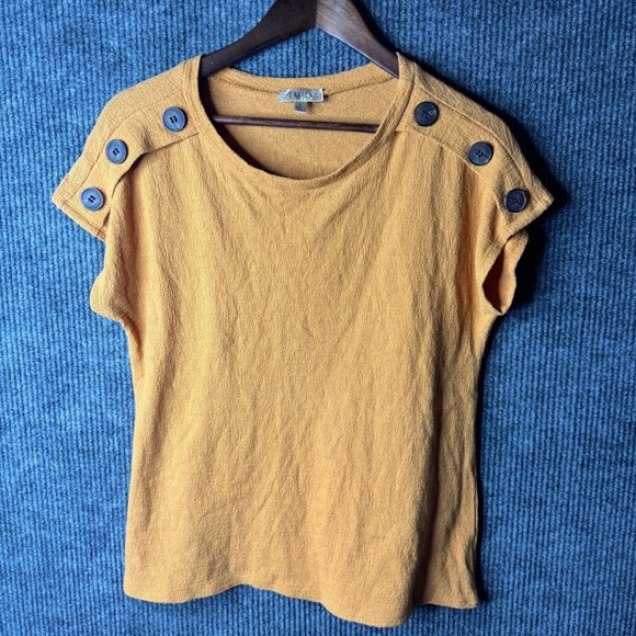 Lavish - Picture 1 of 1